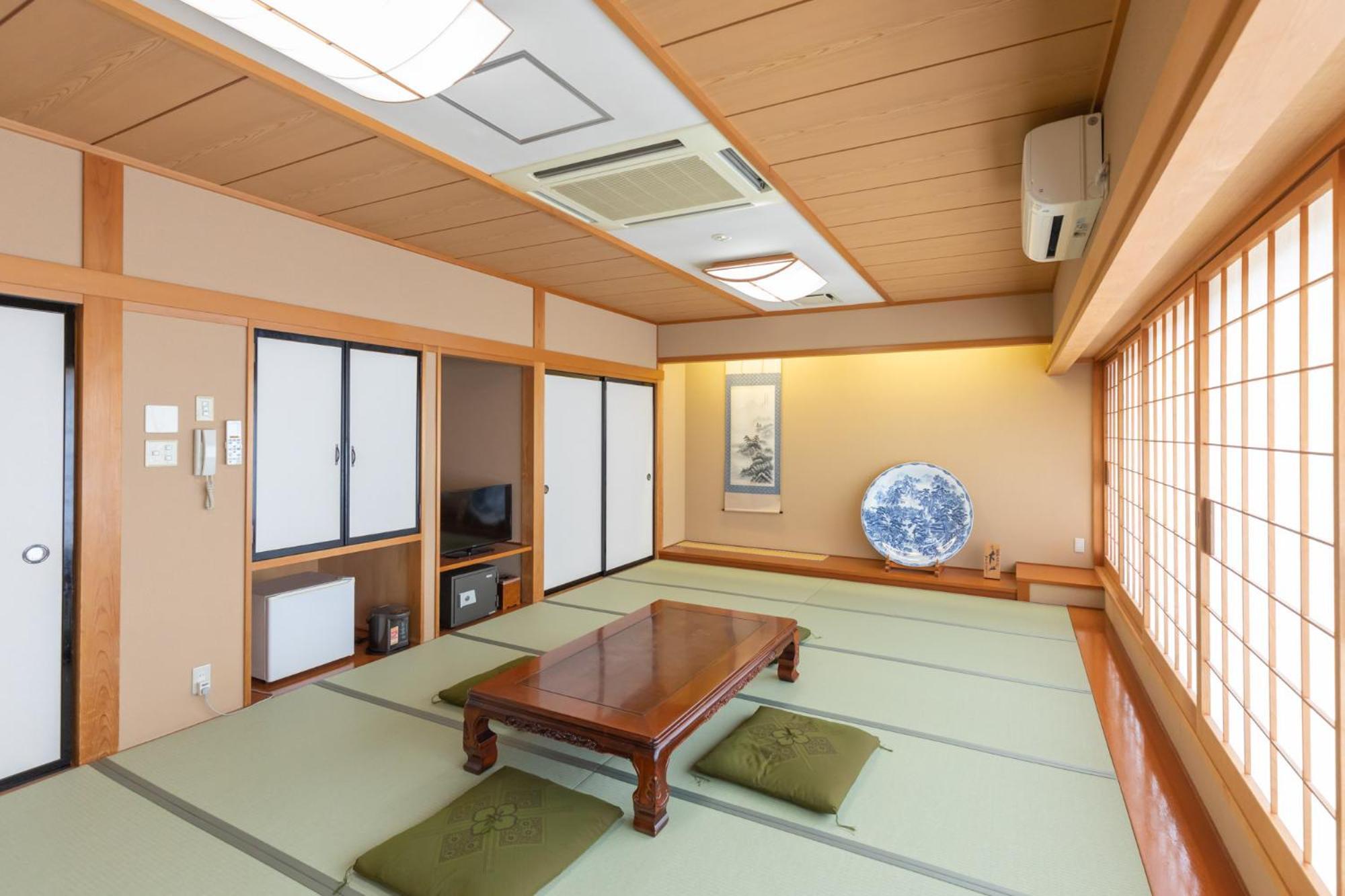 天然温泉白川郷の湯 Hotel Shirakawa  Exterior photo